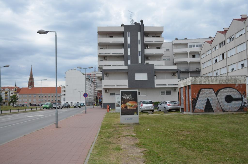 Apartment Viktor,Parking Osijek Phòng bức ảnh