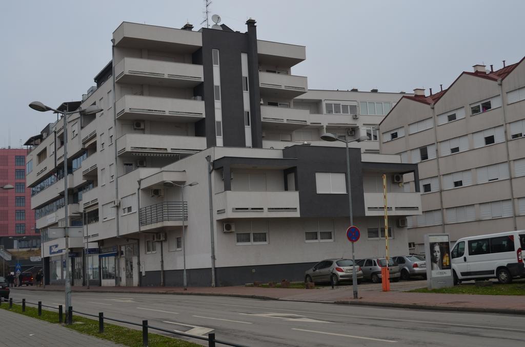 Apartment Viktor,Parking Osijek Phòng bức ảnh