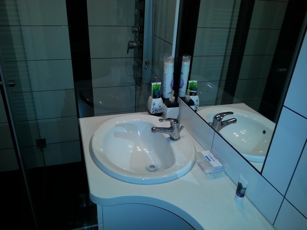 Apartment Viktor,Parking Osijek Ngoại thất bức ảnh