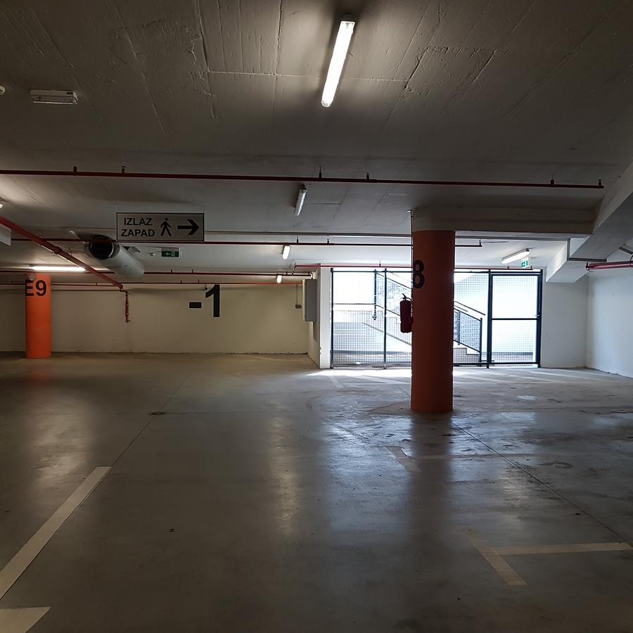Apartment Viktor,Parking Osijek Ngoại thất bức ảnh